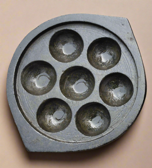 Soapstone Paniyarakal-7 Pit (Tip: Wood Fire for Initial 15 Uses to Season, Then Gas Safe)