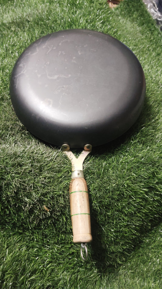 Iron Fry Pan with Wooden Handle