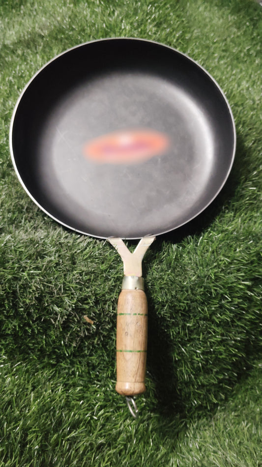 Iron Fry Pan with Wooden Handle
